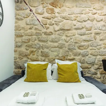 Lovely Rue Poissoniere 45 Sqm Apartment